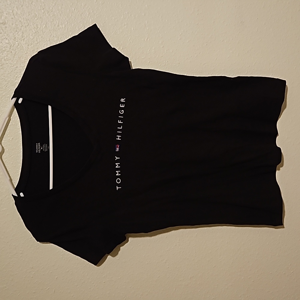 Tommy Hilfiger sz. L v neck USA t shirt